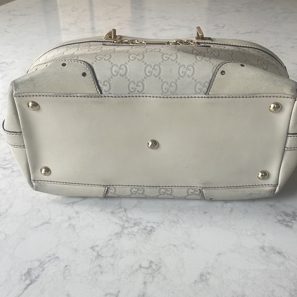 Gucci White Guccissima Leather Medium Punch Tote - Picture 4 of 16